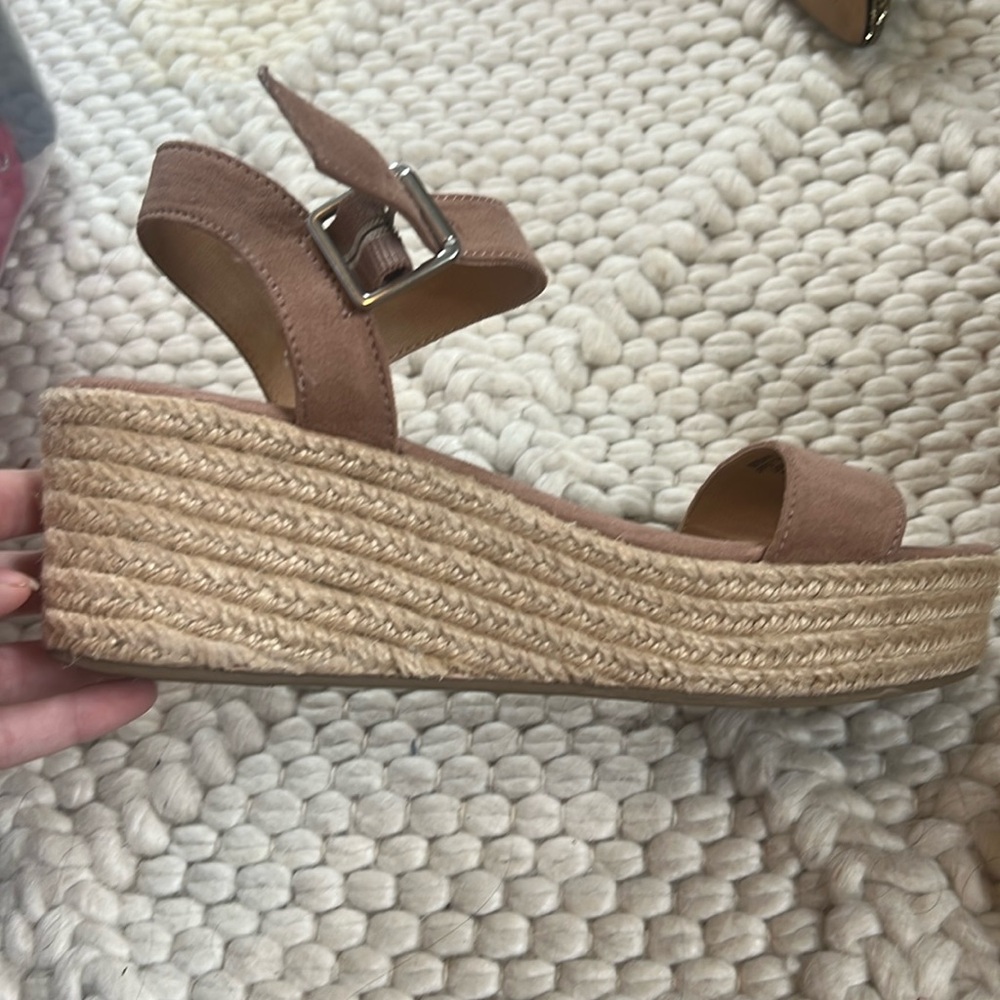 Platform sandals. Womens size 8. Great condition.